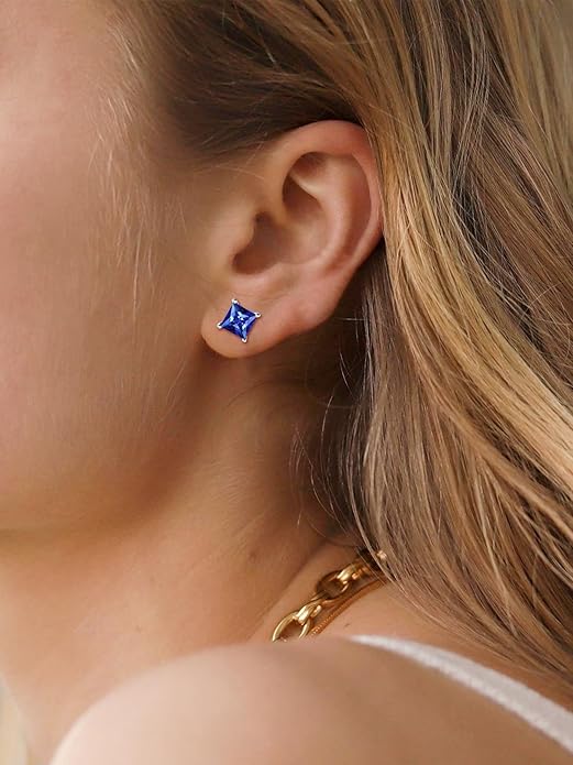 Minimalistische Ohrringe mit Saphir im Princess-Schliff | Weissgold