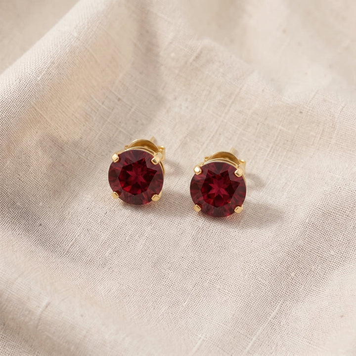 Runde Ohrringe mit Rubin | Gold