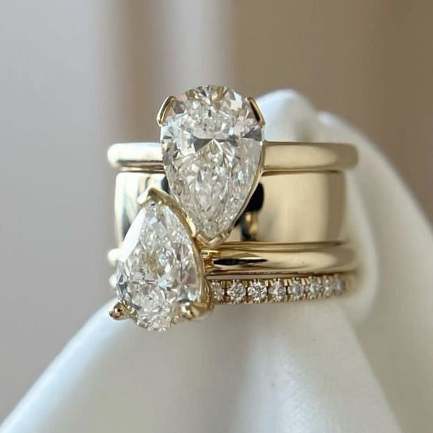 Vintage-Ring mit zwei hängenden Zirkonia