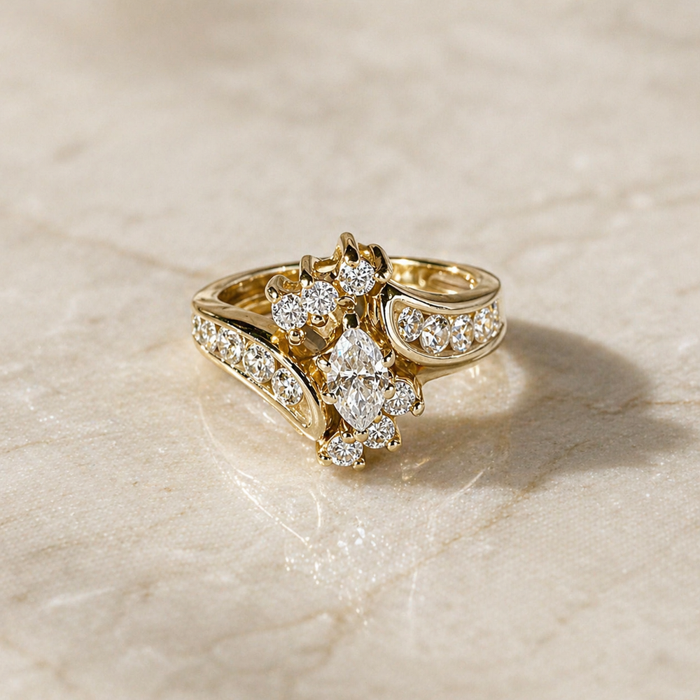 Vintage-Goldring mit eingelassenen Zirkonia