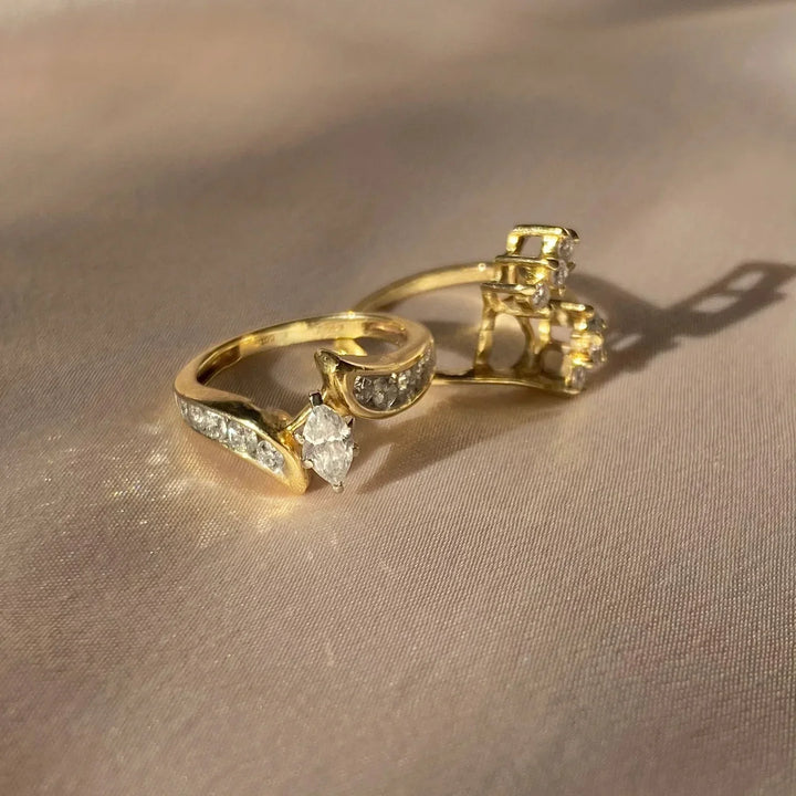 Vintage-Goldring mit eingelassenen Zirkonia