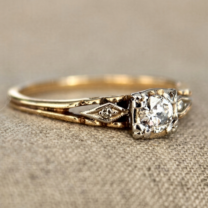 Zierlicher Vintage-Goldring mit Zirkonia