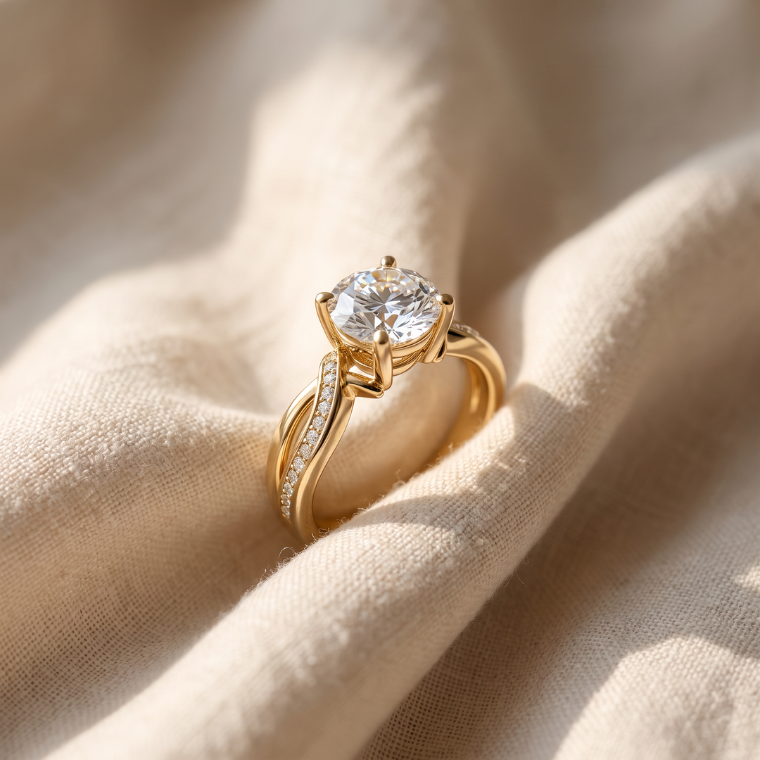 Geflochtener Vintage-Goldring mit Zirkonia