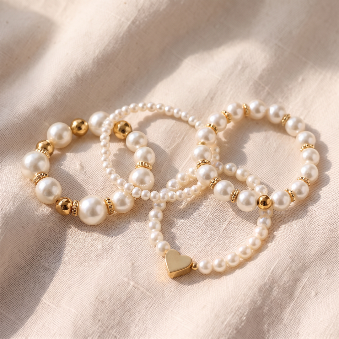 Elegantes Set mit 4 Perlenarmbändern