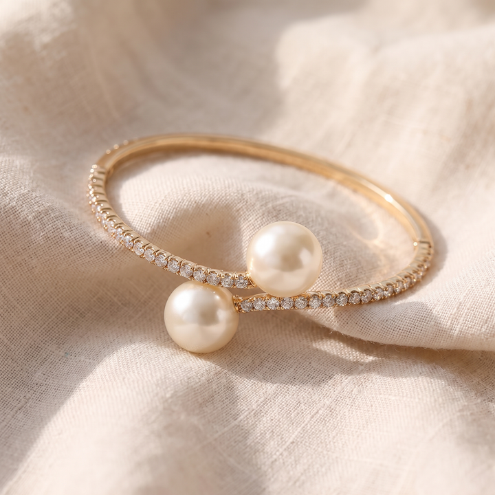 Elegantes Armband mit Perlen und Zirkonia